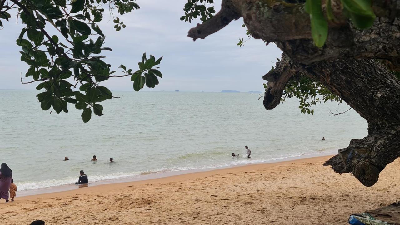Sea View Kampong Style Pengkalan Balak Chalet