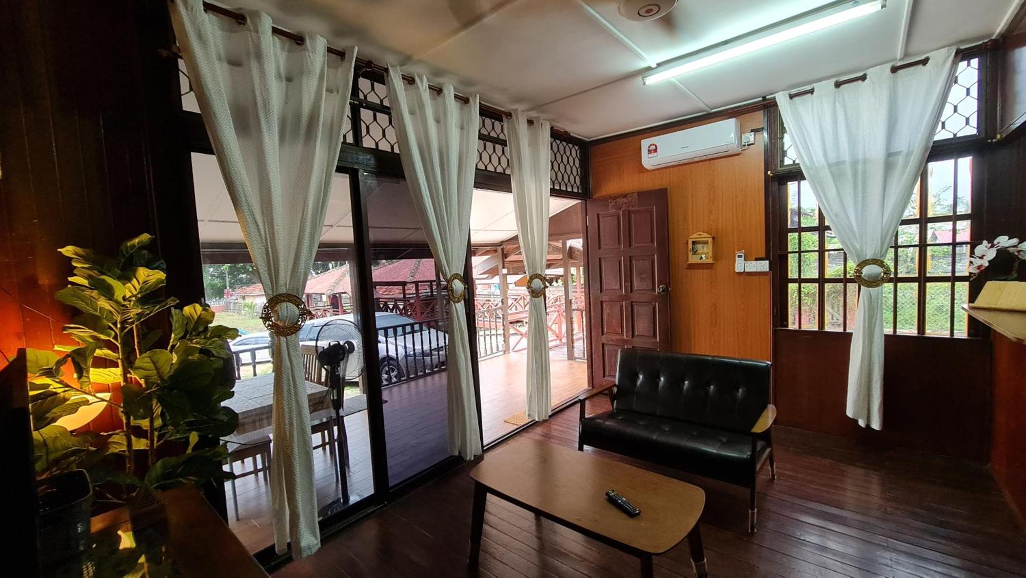Chalet Sea View Kampong Style Pengkalan Balak